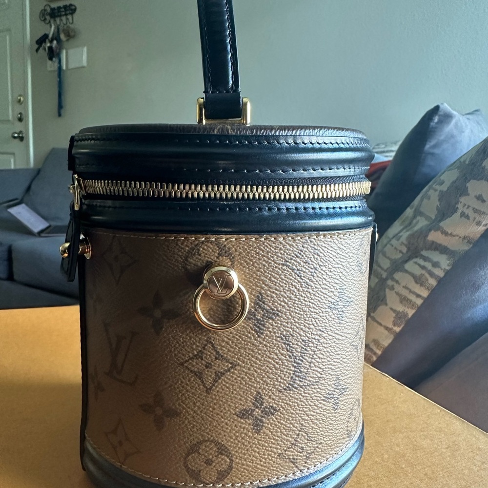 Louis Vuitton
Handbag Reverse Monogram Canvas - Authentic - Picture 3 of 10